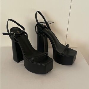 PrettyLittleThing Black Platform Heels NEW